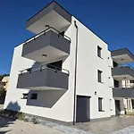 Natalija Adriatic 아파트